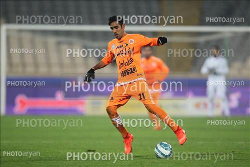 <span style='background: #33747a;box-shadow: 2px 3px 5px black;font-weight: 300;font-size: 10px;border-radius: 2px;margin: 2px;color: #fff;padding: 2px 5px;font - size: 10px;line - height: 22px; '>امید خالدی</span> 