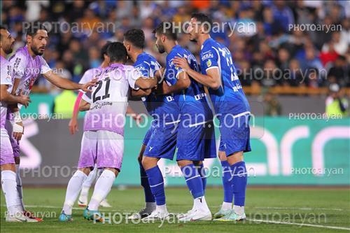 استقلال 3-هوادار 2  (1402/07/28)