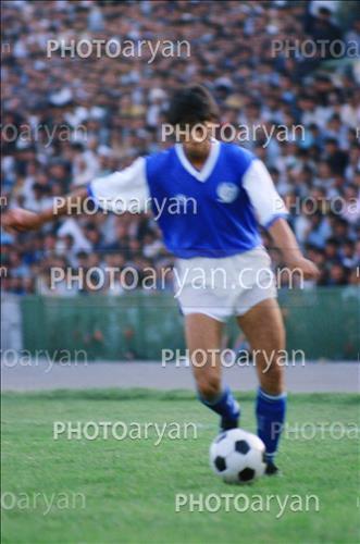 <span style='background: #33747a;box-shadow: 2px 3px 5px black;font-weight: 300;font-size: 10px;border-radius: 2px;margin: 2px;color: #fff;padding: 2px 5px;font - size: 10px;line - height: 22px; '>بهمن ترکاشوند</span> 