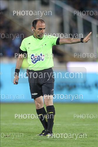 <span style='background: #33747a;box-shadow: 2px 3px 5px black;font-weight: 300;font-size: 10px;border-radius: 2px;margin: 2px;color: #fff;padding: 2px 5px;font - size: 10px;line - height: 22px; '>سید حسین زرگر</span> 