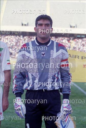 <span style='background: #33747a;font-weight: 300;font-size: 10px;box-shadow: 2px 3px 5px black;border-radius: 2px;margin: 2px;color: #fff;padding: 2px 5px;font - size: 10px;line - height: 22px; '>احمدرضا عابدزاده Ahmad Reza Abedzadeh</span> 