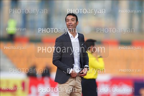 <span style='background: #33747a;box-shadow: 2px 3px 5px black;font-weight: 300;font-size: 10px;border-radius: 2px;margin: 2px;color: #fff;padding: 2px 5px;font - size: 10px;line - height: 22px; '>غلامرضا عنایتی</span> 