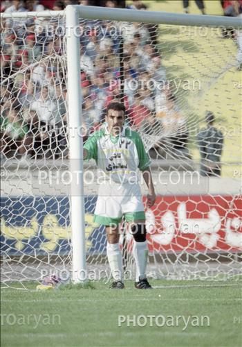 <span style='background: #33747a;box-shadow: 2px 3px 5px black;font-weight: 300;font-size: 10px;border-radius: 2px;margin: 2px;color: #fff;padding: 2px 5px;font - size: 10px;line - height: 22px; '>علیرضا سهند رازیان</span> 