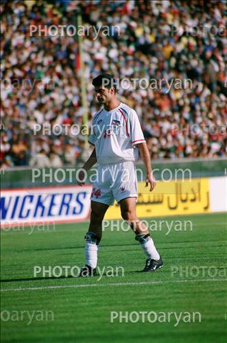 <span style='background: #33747a;box-shadow: 2px 3px 5px black;font-weight: 300;font-size: 10px;border-radius: 2px;margin: 2px;color: #fff;padding: 2px 5px;font - size: 10px;line - height: 22px; '>رحمان رضایی</span> 