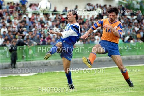 <span style='background: #33747a;font-weight: 300;font-size: 10px;box-shadow: 2px 3px 5px black;border-radius: 2px;margin: 2px;color: #fff;padding: 2px 5px;font - size: 10px;line - height: 22px; '>رضا ترابیان</span> 