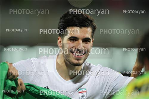 <span style='background: #33747a;box-shadow: 2px 3px 5px black;font-weight: 300;font-size: 10px;border-radius: 2px;margin: 2px;color: #fff;padding: 2px 5px;font - size: 10px;line - height: 22px; '>سعید عزت الهی</span> 