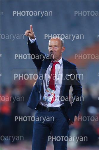 <span style='background: #33747a;box-shadow: 2px 3px 5px black;font-weight: 300;font-size: 10px;border-radius: 2px;margin: 2px;color: #fff;padding: 2px 5px;font - size: 10px;line - height: 22px; '>گابریل کالدرون  Gabriel Calderón</span> 