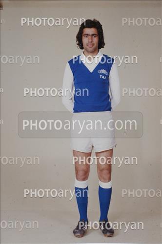 <span style='background: #33747a;box-shadow: 2px 3px 5px black;font-weight: 300;font-size: 10px;border-radius: 2px;margin: 2px;color: #fff;padding: 2px 5px;font - size: 10px;line - height: 22px; '>جواد قراب</span> 