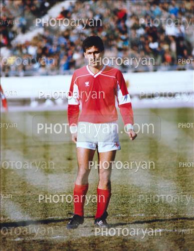 <span style='background: #33747a;box-shadow: 2px 3px 5px black;font-weight: 300;font-size: 10px;border-radius: 2px;margin: 2px;color: #fff;padding: 2px 5px;font - size: 10px;line - height: 22px; '>کریم باوی</span> 