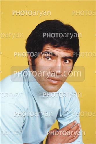 <span style='background: #33747a;box-shadow: 2px 3px 5px black;font-weight: 300;font-size: 10px;border-radius: 2px;margin: 2px;color: #fff;padding: 2px 5px;font - size: 10px;line - height: 22px; '>ابراهیم آشتیانی</span> 