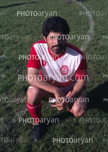 <span style='background: #33747a;box-shadow: 2px 3px 5px black;font-weight: 300;font-size: 10px;border-radius: 2px;margin: 2px;color: #fff;padding: 2px 5px;font - size: 10px;line - height: 22px; '>محمد پنجعلی</span> 