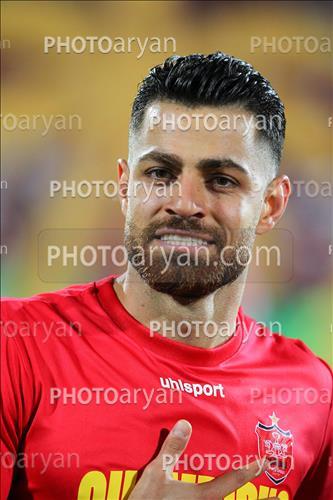 <span style='background: #33747a;font-weight: 300;font-size: 10px;box-shadow: 2px 3px 5px black;border-radius: 2px;margin: 2px;color: #fff;padding: 2px 5px;font - size: 10px;line - height: 22px; '>مرتضی پور علی گنجی</span> 