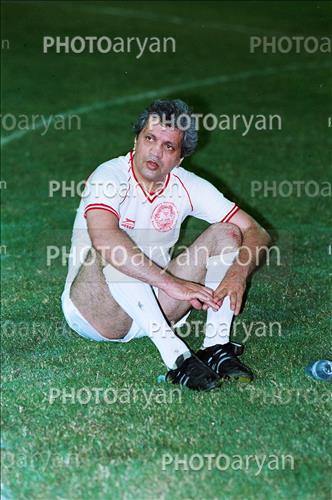 <span style='background: #33747a;box-shadow: 2px 3px 5px black;font-weight: 300;font-size: 10px;border-radius: 2px;margin: 2px;color: #fff;padding: 2px 5px;font - size: 10px;line - height: 22px; '>امیر حاج‌رضایی</span> 