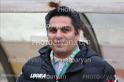 <span style='background: #33747a;font-weight: 300;font-size: 10px;box-shadow: 2px 3px 5px black;border-radius: 2px;margin: 2px;color: #fff;padding: 2px 5px;font - size: 10px;line - height: 22px; '>محمدرضا مهرانپور</span> 