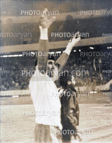 <span style='background: #33747a;box-shadow: 2px 3px 5px black;font-weight: 300;font-size: 10px;border-radius: 2px;margin: 2px;color: #fff;padding: 2px 5px;font - size: 10px;line - height: 22px; '>احمدرضا عابدزاده Ahmad Reza Abedzadeh</span> 