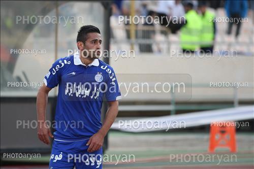 <span style='background: #33747a;font-weight: 300;font-size: 10px;box-shadow: 2px 3px 5px black;border-radius: 2px;margin: 2px;color: #fff;padding: 2px 5px;font - size: 10px;line - height: 22px; '>امید ابراهیمی</span> 