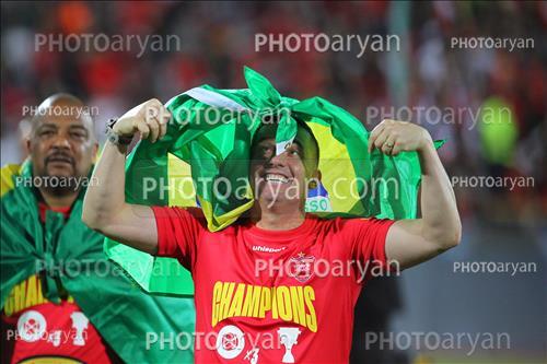 <span style='background: #33747a;font-weight: 300;font-size: 10px;box-shadow: 2px 3px 5px black;border-radius: 2px;margin: 2px;color: #fff;padding: 2px 5px;font - size: 10px;line - height: 22px; '>پپه لوسادا</span> <span style='background: #33747a;font-weight: 300;font-size: 10px;box-shadow: 2px 3px 5px black;border-radius: 2px;margin: 2px;color: #fff;padding: 2px 5px;font - size: 10px;line - height: 22px; '>ولسلی ننکا Welesley Neneca</span> 