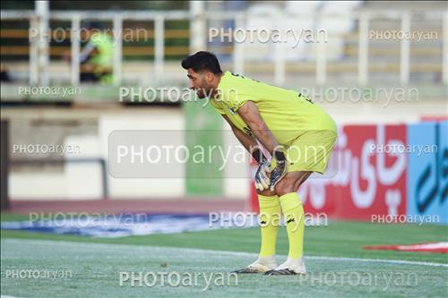 <span style='background: #33747a;box-shadow: 2px 3px 5px black;font-weight: 300;font-size: 10px;border-radius: 2px;margin: 2px;color: #fff;padding: 2px 5px;font - size: 10px;line - height: 22px; '>محمد رشید مظاهری</span> 