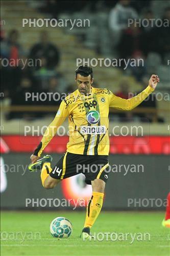 <span style='background: #33747a;font-weight: 300;font-size: 10px;box-shadow: 2px 3px 5px black;border-radius: 2px;margin: 2px;color: #fff;padding: 2px 5px;font - size: 10px;line - height: 22px; '>مسعود حسن زاده</span> 