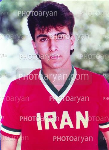 <span style='background: #33747a;box-shadow: 2px 3px 5px black;font-weight: 300;font-size: 10px;border-radius: 2px;margin: 2px;color: #fff;padding: 2px 5px;font - size: 10px;line - height: 22px; '>کوروش تشت زر</span> 