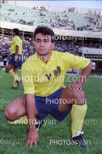 <span style='background: #33747a;box-shadow: 2px 3px 5px black;font-weight: 300;font-size: 10px;border-radius: 2px;margin: 2px;color: #fff;padding: 2px 5px;font - size: 10px;line - height: 22px; '>کوروش تشت زر</span> 