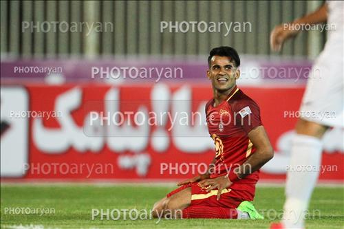 <span style='background: #33747a;font-weight: 300;font-size: 10px;box-shadow: 2px 3px 5px black;border-radius: 2px;margin: 2px;color: #fff;padding: 2px 5px;font - size: 10px;line - height: 22px; '>عیسی ال کثیر</span> 