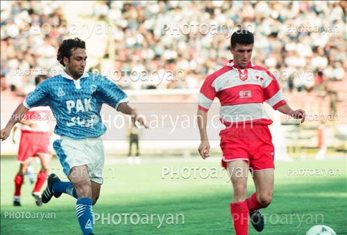 <span style='background: #33747a;box-shadow: 2px 3px 5px black;font-weight: 300;font-size: 10px;border-radius: 2px;margin: 2px;color: #fff;padding: 2px 5px;font - size: 10px;line - height: 22px; '>علی اکبریان</span> 