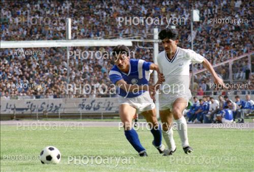 <span style='background: #33747a;box-shadow: 2px 3px 5px black;font-weight: 300;font-size: 10px;border-radius: 2px;margin: 2px;color: #fff;padding: 2px 5px;font - size: 10px;line - height: 22px; '>خسرو پارسا</span> 