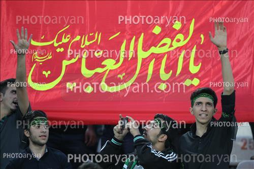 <span style='background: #33747a;font-weight: 300;font-size: 10px;box-shadow: 2px 3px 5px black;border-radius: 2px;margin: 2px;color: #fff;padding: 2px 5px;font - size: 10px;line - height: 22px; '>تماشاگران</span> 