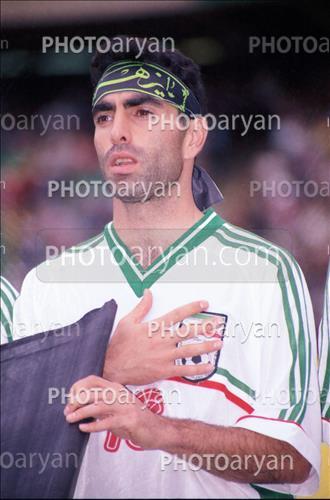 <span style='background: #33747a;box-shadow: 2px 3px 5px black;font-weight: 300;font-size: 10px;border-radius: 2px;margin: 2px;color: #fff;padding: 2px 5px;font - size: 10px;line - height: 22px; '>محمود فکری</span> 