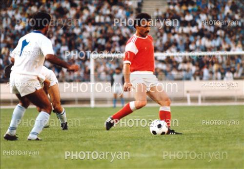 <span style='background: #33747a;box-shadow: 2px 3px 5px black;font-weight: 300;font-size: 10px;border-radius: 2px;margin: 2px;color: #fff;padding: 2px 5px;font - size: 10px;line - height: 22px; '>رحیم یوسفی</span> 