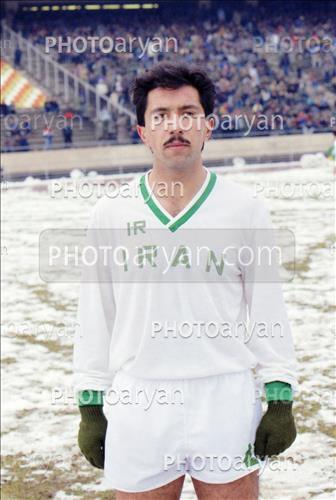 <span style='background: #33747a;box-shadow: 2px 3px 5px black;font-weight: 300;font-size: 10px;border-radius: 2px;margin: 2px;color: #fff;padding: 2px 5px;font - size: 10px;line - height: 22px; '>علی اصغر مدیر روستا</span> 