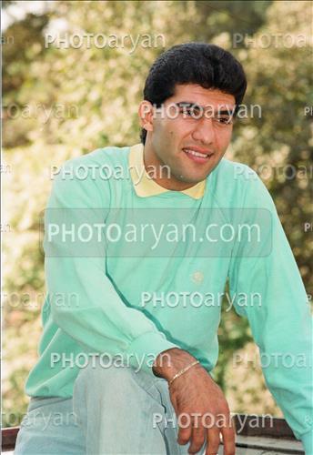 <span style='background: #33747a;font-weight: 300;font-size: 10px;box-shadow: 2px 3px 5px black;border-radius: 2px;margin: 2px;color: #fff;padding: 2px 5px;font - size: 10px;line - height: 22px; '>احمدرضا عابدزاده Ahmad Reza Abedzadeh</span> 