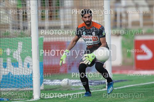 <span style='background: #33747a;box-shadow: 2px 3px 5px black;font-weight: 300;font-size: 10px;border-radius: 2px;margin: 2px;color: #fff;padding: 2px 5px;font - size: 10px;line - height: 22px; '>کوروش ملکی</span> 