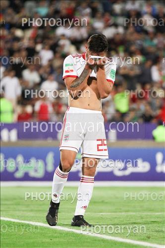 <span style='background: #33747a;box-shadow: 2px 3px 5px black;font-weight: 300;font-size: 10px;border-radius: 2px;margin: 2px;color: #fff;padding: 2px 5px;font - size: 10px;line - height: 22px; '>اللهیار صیادمنش</span> 