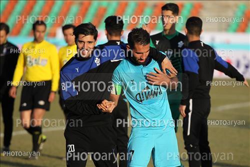 <span style='background: #33747a;font-weight: 300;font-size: 10px;box-shadow: 2px 3px 5px black;border-radius: 2px;margin: 2px;color: #fff;padding: 2px 5px;font - size: 10px;line - height: 22px; '>محمدصادق بارانی</span> 