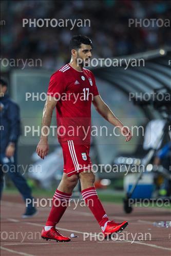 <span style='background: #33747a;font-weight: 300;font-size: 10px;box-shadow: 2px 3px 5px black;border-radius: 2px;margin: 2px;color: #fff;padding: 2px 5px;font - size: 10px;line - height: 22px; '>مهدی طارمی</span> 