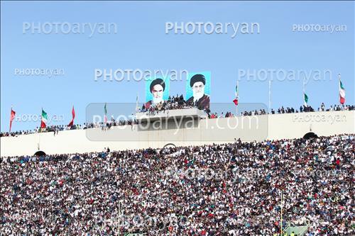 <span style='background: #33747a;font-weight: 300;font-size: 10px;box-shadow: 2px 3px 5px black;border-radius: 2px;margin: 2px;color: #fff;padding: 2px 5px;font - size: 10px;line - height: 22px; '>تماشاگران</span> 