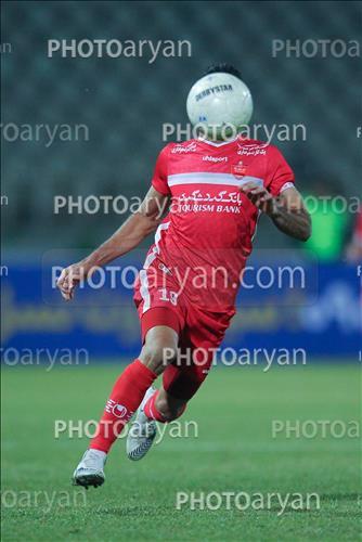 <span style='background: #33747a;font-weight: 300;font-size: 10px;box-shadow: 2px 3px 5px black;border-radius: 2px;margin: 2px;color: #fff;padding: 2px 5px;font - size: 10px;line - height: 22px; '>وحید امیری</span> 