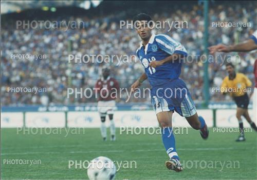 <span style='background: #33747a;box-shadow: 2px 3px 5px black;font-weight: 300;font-size: 10px;border-radius: 2px;margin: 2px;color: #fff;padding: 2px 5px;font - size: 10px;line - height: 22px; '>محمدرضا مهدوی</span> 