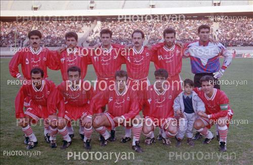 <span style='background: #33747a;font-weight: 300;font-size: 10px;box-shadow: 2px 3px 5px black;border-radius: 2px;margin: 2px;color: #fff;padding: 2px 5px;font - size: 10px;line - height: 22px; '>احمدرضا عابدزاده Ahmad Reza Abedzadeh</span> 