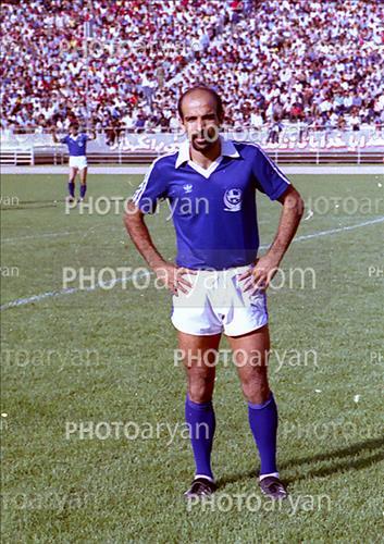 <span style='background: #33747a;font-weight: 300;font-size: 10px;box-shadow: 2px 3px 5px black;border-radius: 2px;margin: 2px;color: #fff;padding: 2px 5px;font - size: 10px;line - height: 22px; '>عبدالعلی چنگیز</span> 