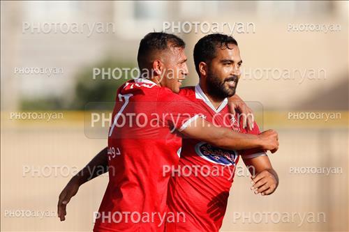 <span style='background: #33747a;font-weight: 300;font-size: 10px;box-shadow: 2px 3px 5px black;border-radius: 2px;margin: 2px;color: #fff;padding: 2px 5px;font - size: 10px;line - height: 22px; '>رامین عباسی</span> 