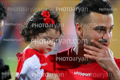 <span style='background: #33747a;font-weight: 300;font-size: 10px;box-shadow: 2px 3px 5px black;border-radius: 2px;margin: 2px;color: #fff;padding: 2px 5px;font - size: 10px;line - height: 22px; '>سروش رفیعی</span> 