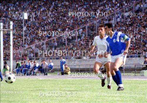 <span style='background: #33747a;font-weight: 300;font-size: 10px;box-shadow: 2px 3px 5px black;border-radius: 2px;margin: 2px;color: #fff;padding: 2px 5px;font - size: 10px;line - height: 22px; '>شاهین بیانی</span> 