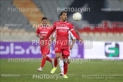 <span style='background: #33747a;font-weight: 300;font-size: 10px;box-shadow: 2px 3px 5px black;border-radius: 2px;margin: 2px;color: #fff;padding: 2px 5px;font - size: 10px;line - height: 22px; '>وحید امیری</span> 