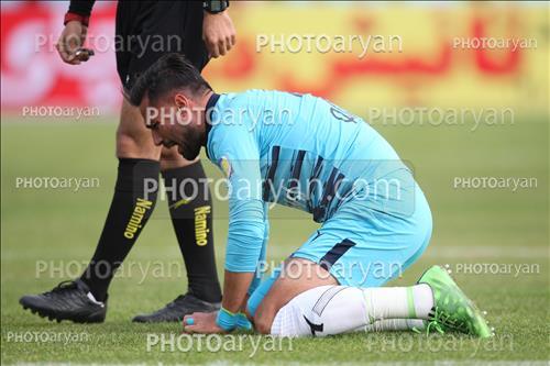 <span style='background: #33747a;box-shadow: 2px 3px 5px black;font-weight: 300;font-size: 10px;border-radius: 2px;margin: 2px;color: #fff;padding: 2px 5px;font - size: 10px;line - height: 22px; '>امیرحسین صادقی</span> 