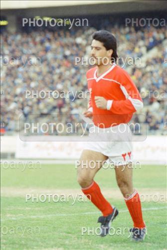 <span style='background: #33747a;box-shadow: 2px 3px 5px black;font-weight: 300;font-size: 10px;border-radius: 2px;margin: 2px;color: #fff;padding: 2px 5px;font - size: 10px;line - height: 22px; '>منوچهر عبداله نژاد</span> 