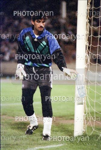 <span style='background: #33747a;font-weight: 300;font-size: 10px;box-shadow: 2px 3px 5px black;border-radius: 2px;margin: 2px;color: #fff;padding: 2px 5px;font - size: 10px;line - height: 22px; '>بهزاد غلامپور</span> 