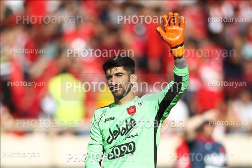 <span style='background: #33747a;font-weight: 300;font-size: 10px;box-shadow: 2px 3px 5px black;border-radius: 2px;margin: 2px;color: #fff;padding: 2px 5px;font - size: 10px;line - height: 22px; '>علیرضا بیرانوند</span> 